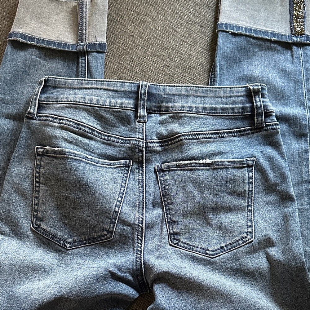 White House Black Market Light Blue Jeans - Picture 6 of 7